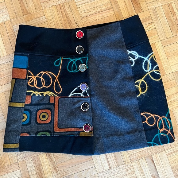 Wool skirt with colourful buttons, size fits like M/L - Picture 3 of 4